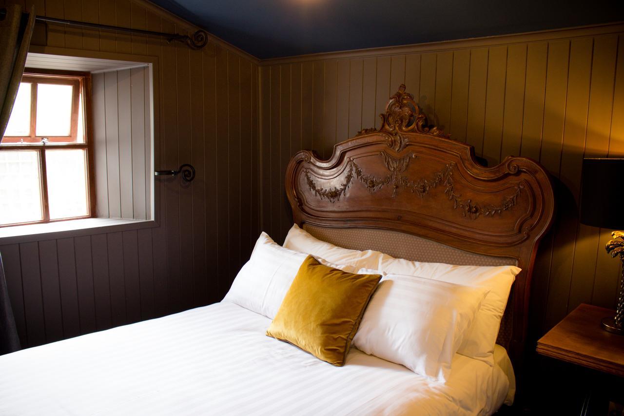 Storytellers Cottage Ballycotteen Екстериор снимка