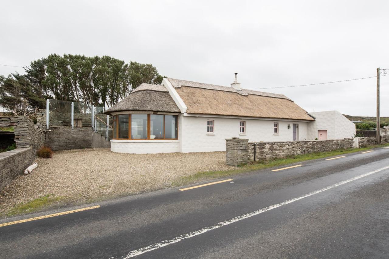 Storytellers Cottage Ballycotteen Екстериор снимка