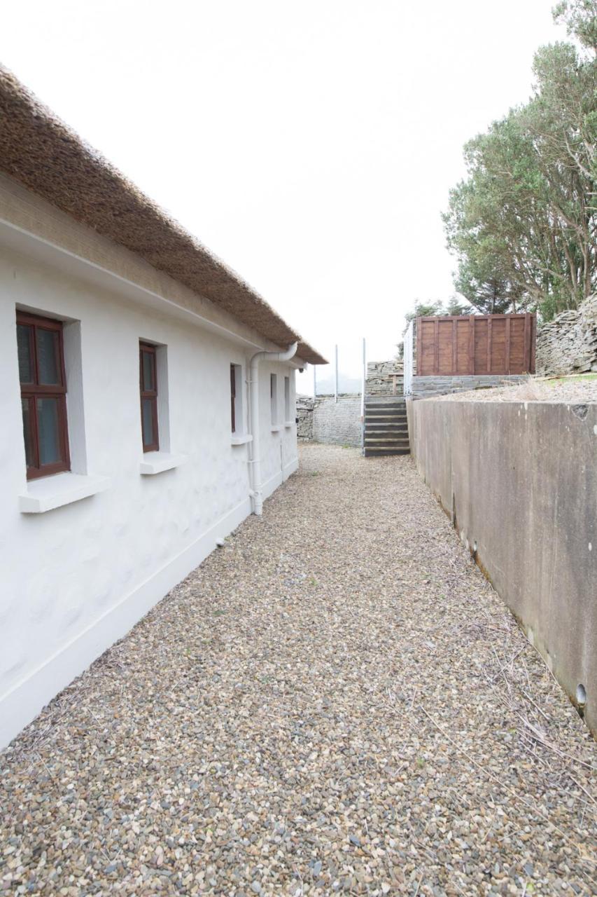 Storytellers Cottage Ballycotteen Екстериор снимка